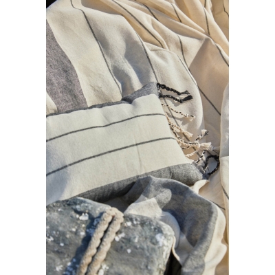 Calma House - Σετ Πετσέτα Θαλάσσης/Παρεό Με Μαξιλάρι Παραλίας Tiana Black