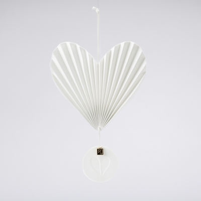 Raeder - Wedding. Πορσελάνινη Κρεμαστή Καρδιά Pleated Heart At THe Top Raeder - Wedding. Πορσελάνινη Κρεμαστή Καρδιά Pleated Heart At THe Top