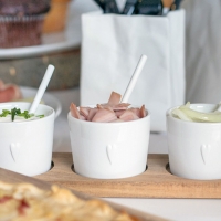 Raeder - Ξύλινη Βάση Με Μίνι Μπολ Για Dip Served Three Ways Raeder - Ξύλινη Βάση Με Μίνι Μπολ Για Dip Served Three Ways