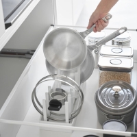 Yamazaki - Ρυθμιζόμενη Βάση Οργάνωσης Για Μαγειρικά Σκεύη Tower WH