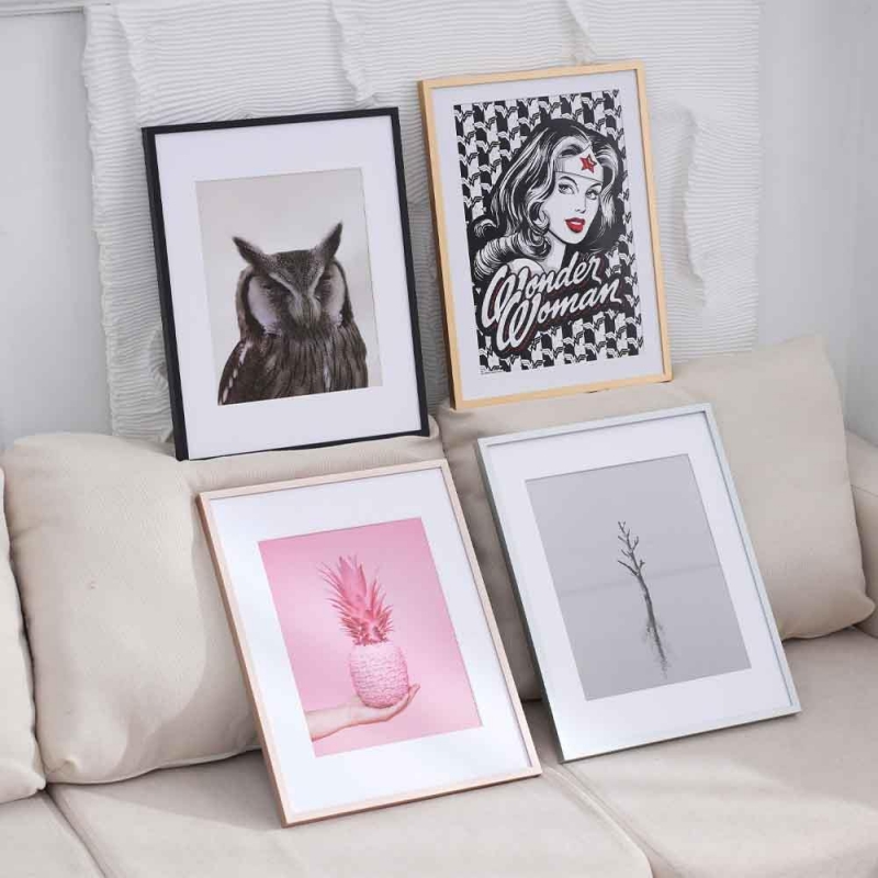 Κορνίζα τοίχου μεταλλική ροζ-χρυσή με ακρυλικό τζάμι 40x30εκ.