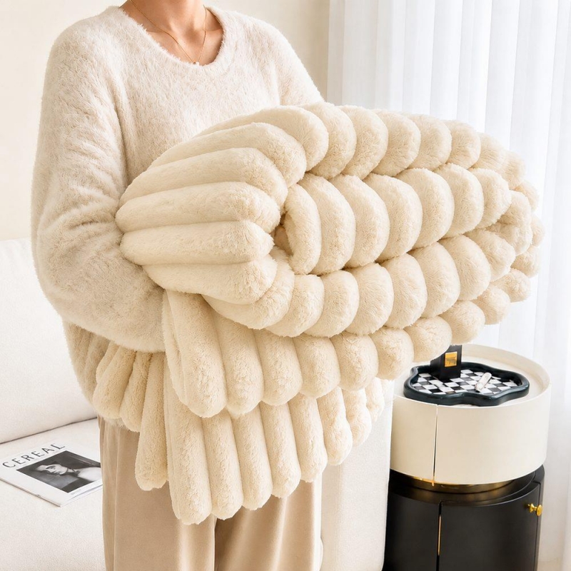 Κουβέρτα faux fur λευκή 150x200εκ.