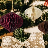 Χριστουγεννιάτικα στολίδια χάρτινα σετ 6 τμχ Ø8εκ. Χριστουγεννιάτικα στολίδια χάρτινα σετ 6 τμχ Ø8εκ.