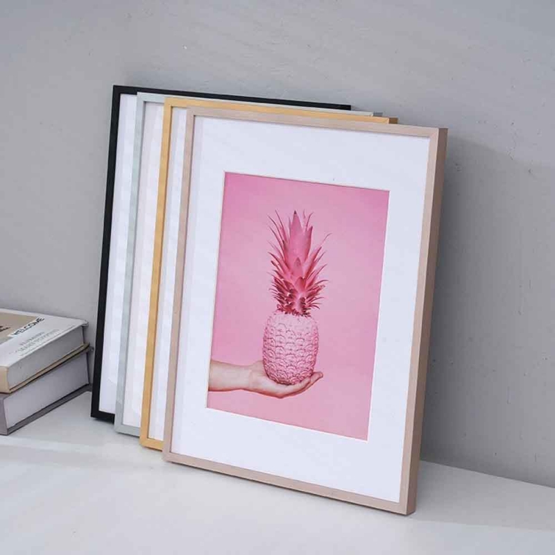 Κορνίζα τοίχου μεταλλική ασημί με ακρυλικό τζάμι 30x21εκ.