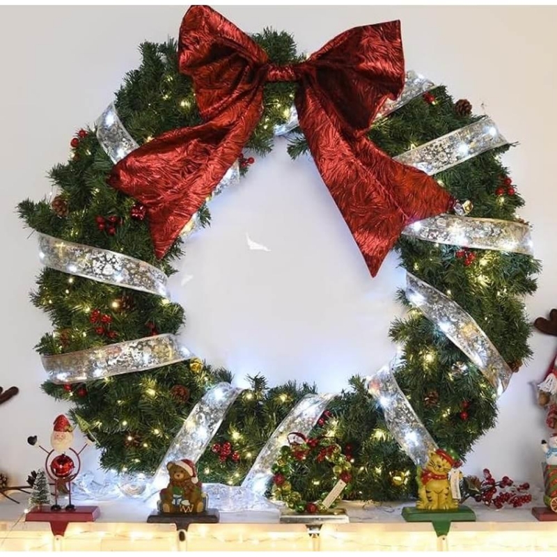 Φωτιζόμενη γιρλάντα χριστουγεννιάτικη ασημί 3,8εκ. x 5μ. Φωτιζόμενη γιρλάντα χριστουγεννιάτικη ασημί 3,8εκ. x 5μ.