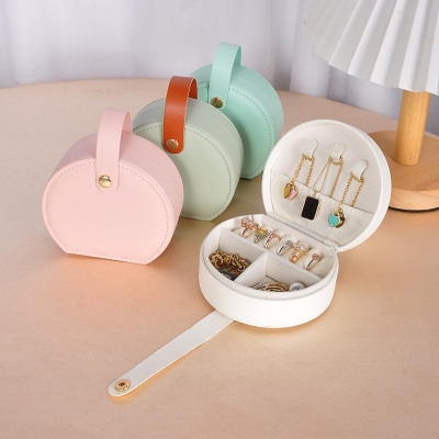 Θήκη κοσμημάτων μικρή λευκή PU Υ5x10x9εκ.