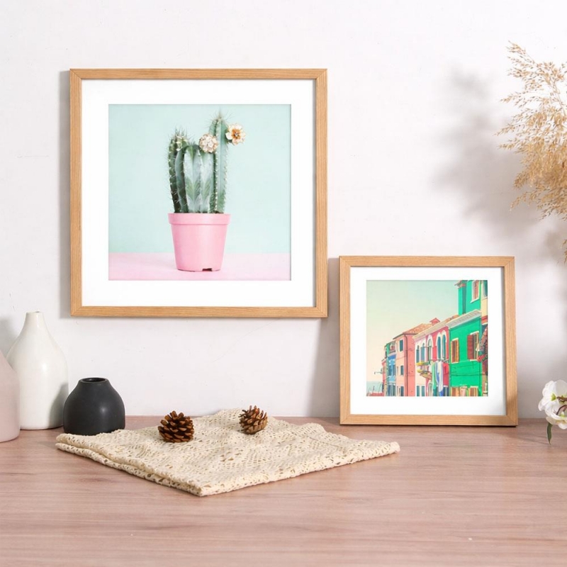 Κορνίζα τοίχου ξύλινη με ακρυλικό τζάμι 30x30εκ.