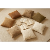 Μαξιλάρι διακοσμητικό ανάγλυφη υφή μπεζ 45x45εκ. Μαξιλάρι διακοσμητικό ανάγλυφη υφή μπεζ 45x45εκ.