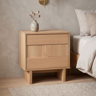 Κομοδίνο Jenfia pakoworld mdf σε φυσική απόχρωση 48x39x50,5εκ